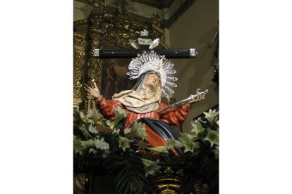 3 de abril - Procesión del Santísimo Rosario del Dolor con el paso 'Nuestra Señora de los Dolores'. -GOOGLE-