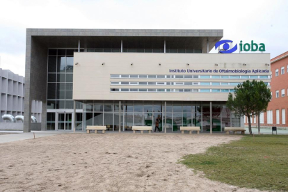 Edificio del Instituto Universitario de Oftalmobiología Aplicada (Ioba), situado en el Campus Miguel Delibes, de la UVa-Leticia Pérez / ICAL