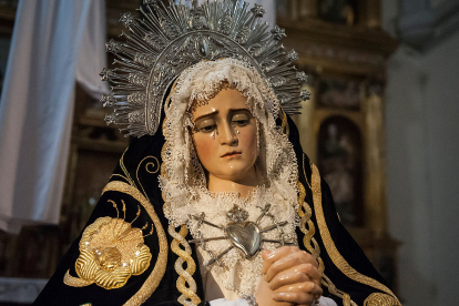 6 de abril - Procesión de Humildad con el paso 'Nuestra Señora de la Soledad'. -TWIITER