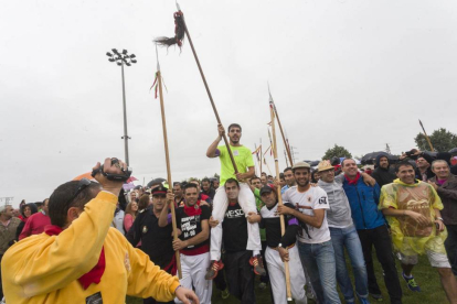 Celebración del Torneo del Toro de la Vega en la localidad de Tordesillas (Valladolid). El leonés Francisco Alcalá, 'Cachobo', gana un Torneo del Toro de la Vega.-ICAL