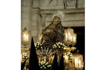 8 de abril - Procesión de la Soledad con el paso 'Nuestra Señora de las Angustias'. - (GOOGLE)