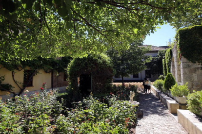Jardín romántico de la Casa Zorrilla.-ICAL