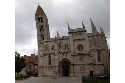 Fachada de la Iglesia de La Antigua de Valladolid-El Mundo