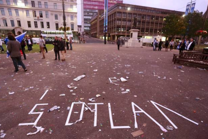 La plaza George, en Glasgow, desierta, tras conocerse el resultado. CATHAL MCNAUGHTON | REUTERS