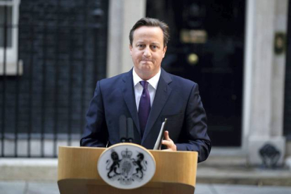 El primer ministro británico, David Cameron, comparece en el 10 de Downing Street, tras concerse el resultado del referéndum de Escocia. Lefteris Pitarakis | AP