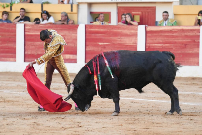 Emilio de Justo en la corrida de toros del 6 de agosto en las fiestas de Íscar. J. M. LOSTAU