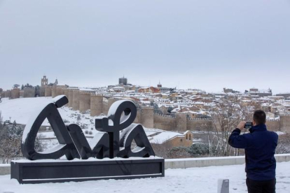 Imagen que deja la nieve en Ávila.-ICAL.