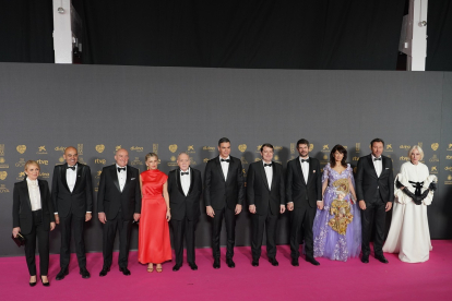 Autoridades en la alfombra roja de la 38 edición de los Premios Goya, entre ellos Pedro Sánchez, Yolanda Díaz, Ana Redondo Jesús Julio Carnero y Alfonso Fernández Mañueco - ICAL