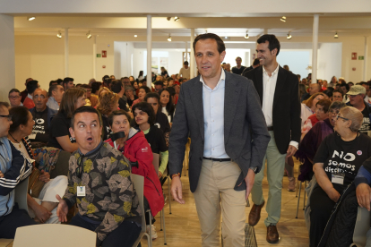 Conrado Íscar, en el encuentro de personas con discapacidad.-ICAL