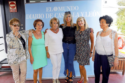 María Teresa Esgueva, Mari Vizcaina, María del Carmen Lara (Lago Verde), Ana Luquero (El mundo), Rosa Marta de Varuatza y Conchita Calvo (Anpba).