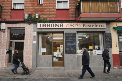 Tahona pastelería 'Coque' en la calle de la Salud. J.M. LOSTAU