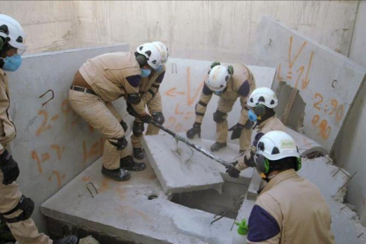 Imagen extraída de 'White Helmets', producido por Netflix y nominado a mejor corto documental.-AP