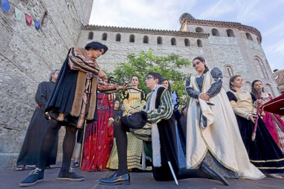 Mojados recrea todos los años la llegada de Carlos V a la localidad.-PHOTOGENIC