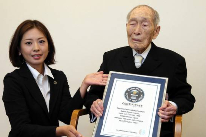 El japonés Sakari Momoi, hasta este domingo, el hombre más longevo del mundo.-Foto: JAPAN POOL / AFP