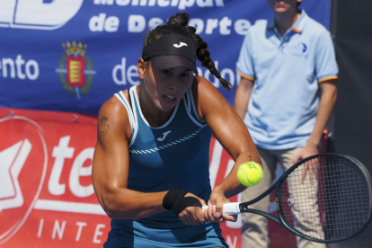 Jornada de jueves en el ITF Valladolid Open.  Eva GUERRERO ÁLVAREZ de España Photogenic/Miguel Ángel Santos