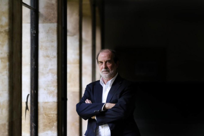 El catedrático Miguel Ángel Verdugo en las instalaciones de la Universidad de Salamanca-ENRIQUE CARRASCAL