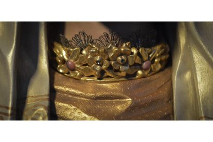 Corona tallada de Nuestra Señora del Sagrario. -E.M.