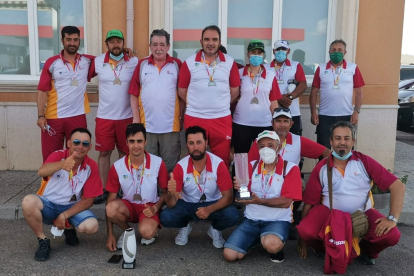 Equipo regional medalla de plata en el campeonato de España de pesca con cebador.- LDF