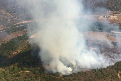 Imagen del incendio forestal en Toreno (León).-ICAL