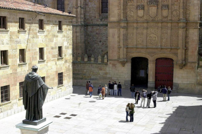 Fachada del edificio histórico de la Universidad de Salamanca.-EDUARDO MARGARETO/ ICAL