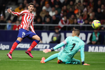 !-0. Morata  bate a Masip en el Metropolitano. / AFP