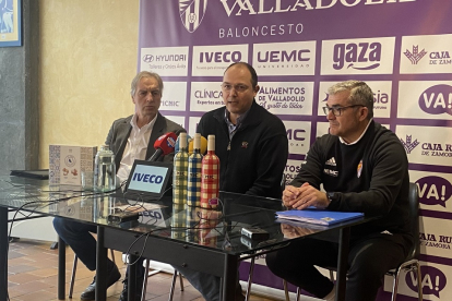 Carlos Galicia, Alex Pellitero y Paco García en la rueda de prensa previa al partido ante Albacete. / G. V.