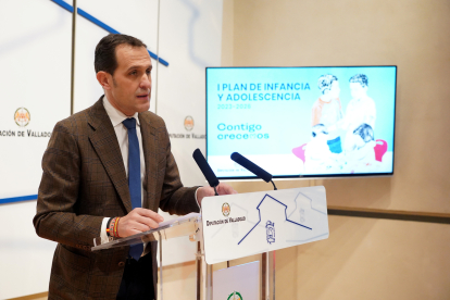 Conrado Íscar, presenta el I Plan de Infancia y Adolescencia de la provincia de Valladolid. ICAL