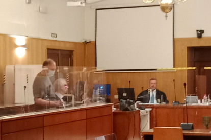 Imagen del juicio al hombre acusado de posesión y distribución de contenido pedófilo en Valladolid.- E. M.