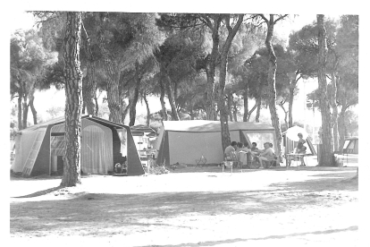 Camping del barrio Puente Duero en 1986.- ARCHIVO MUNICIPAL VALLADOLID