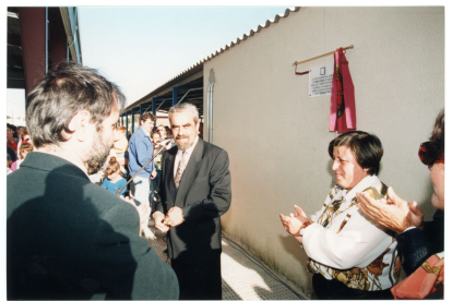 El antiguo alcalde de Valladolid, Tomás Rodríguez Bolaños, en la inauguración de la pista polideportiva cubierta del barrio Puente Duero en 1994.- ARCHIVO MUNICIPAL VALLADOLID