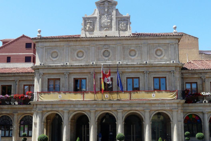 Ayuntamiento de León-NACHO TRASEIRA