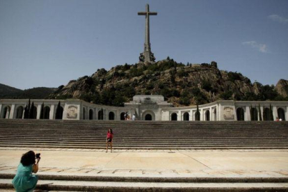 Turistas en el Valle de los Caídos. /-JOSE LUIS ROCA