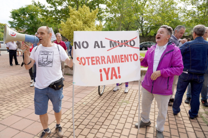 'Marcha contra el muro' de la Plataforma Soterramiento Ferrocarril de Valladolid.- ICAL