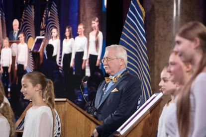 Ceremonia de proclamación del estado de Asgardia. En el centro, el multimillonario Igor Ashurbeyli.-ALEX HALADA (AFP)