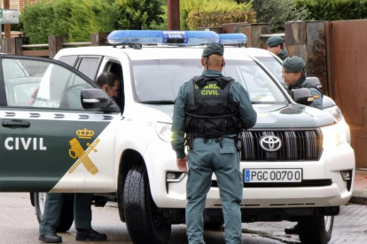 Operación policial de armas en el chalé de un ex militar en Arroyo de la Encomienda. PHOTOGENIC
