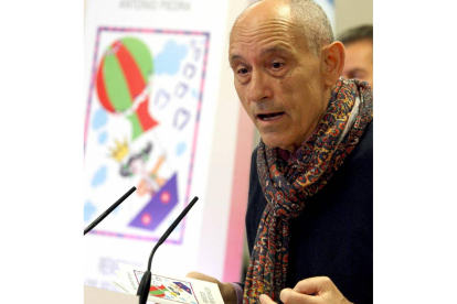 El autor del libro infantil 'Remedios y los Reyes Magos', Antonio Piedra-Ical