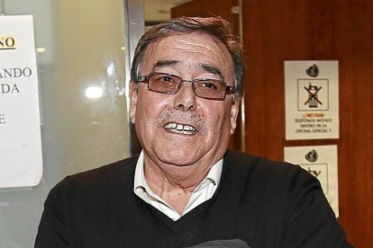 El ex alcalde, Antonio Torres.-J.M. LOSTAU