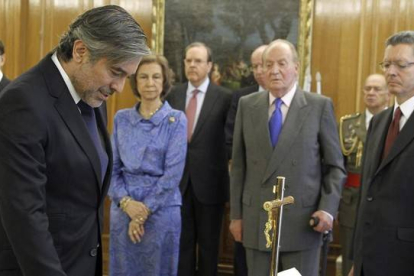 El magistrado Enrique López, el 13 de junio del 2013, en la jura de su cargo como miembro del Constitucional.-EFE / J. J. GUILLÉN