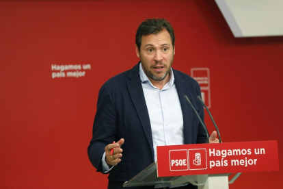 Puente durante una comparecencia como portavoz del PSOE.-JAVIER MARTÍNEZ