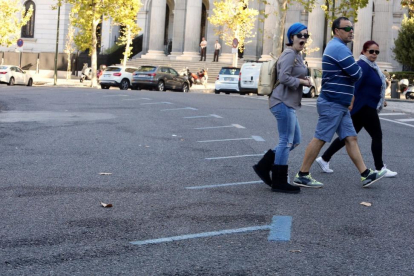 Prohibición de aparcamiento en el centro de Madrid por alta contaminación.-/ JUAN MANUEL PRATS