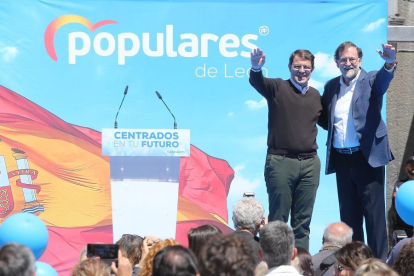 El candidato del PP a la Presidencia de la Junta, Alfonso Fernández Mañueco, y el expresidente del Gobierno Mariano Rajoy-ICAL