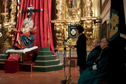 Ofrecimiento de los Dolores de Valladolid a la Santísima Virgen con la Cofradía Penitencial de la Santa Vera Cruz de Valladolid. -GOOGLE