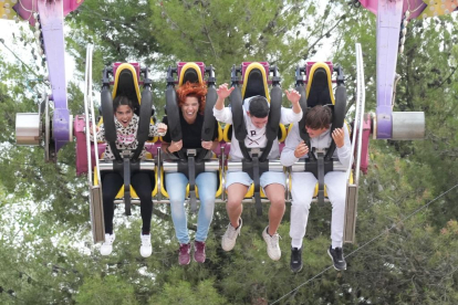 Carruseles de las Ferias de Valladolid en el Día del Niño.- J.M. LOSTAU