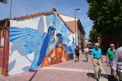 Mural artístico en la esquina de la calle Serranía de Campos en el barrio España.- J.M. LOSTAU