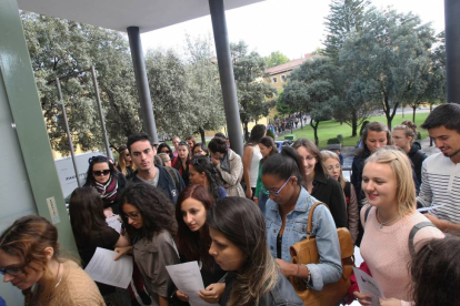 Estudiantes extranjeros en la fiesta de bienvenida de la UVA-www.uva.es