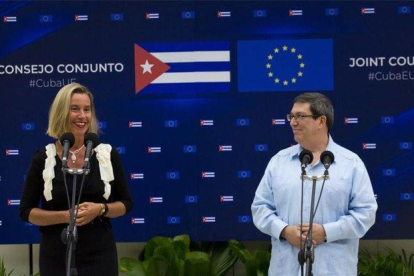 Federica Mogherini, representante de la Unión Europea y ministro de Exteriores cubano, Bruno Rodríguez.-AP