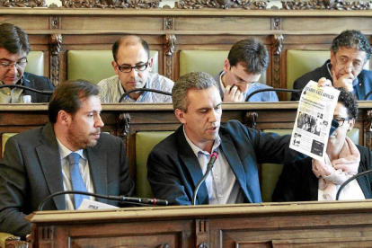 Integrantes del Grupo Municipal Socialista durante un pleno en el Ayuntamiento de Valladolid-J.M.Lostau