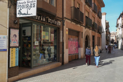 Librería 'Moras' en la calle Juan Mambrilla de Valladolid. -J.M. LOSTAU