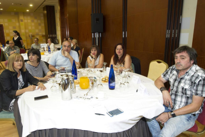 Alfonsa Bonafonte, Nieves Martínez y Tomás Pérez, de UGT-FESP Castilla y León; Lourdes Alcalde y Monserrat de CEA FESMC y Teodomiro González, de UGT-FICA en Eurotrim.