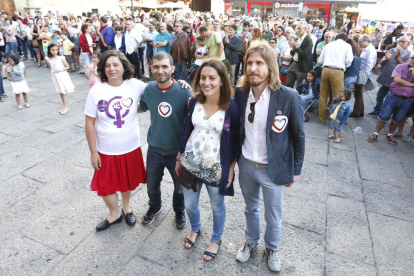 El secretario autonómico de Podemos, Pablo Fernández, participa en un acto de cierre de campaña en la capital leonesa-ICAL